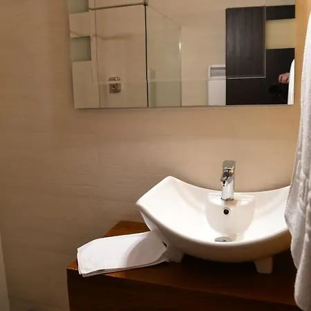Sara Hotel
